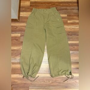 Jordan Women’s Cargo Pants Medium